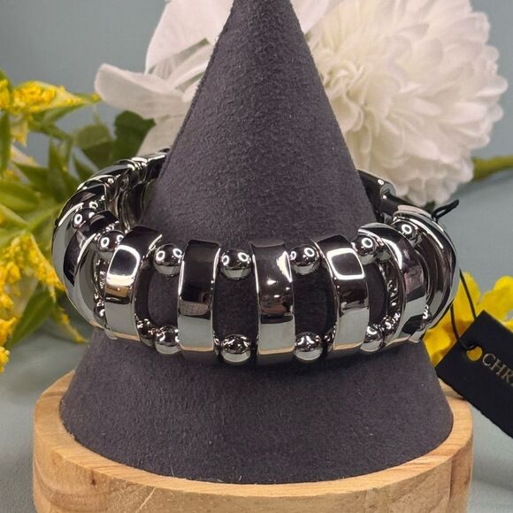 Christian Siriano Silver Bracelet with Timeless Elegance - Picture 4 of 7